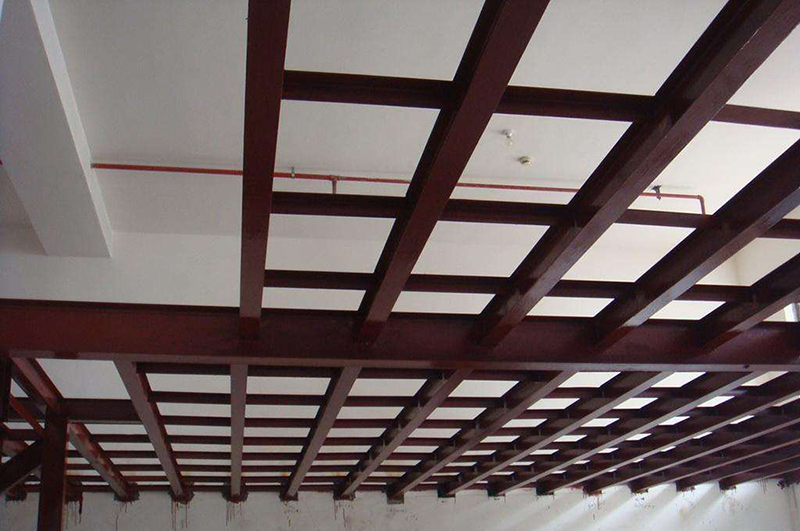 鋼結(jié)構(gòu)廠房裝修閣樓搭建多少錢(qián)一平方？